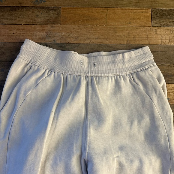 Lululemon Relaxed Fit Scuba Joggers - Size 8 - White Opal - Picture 3 of 7